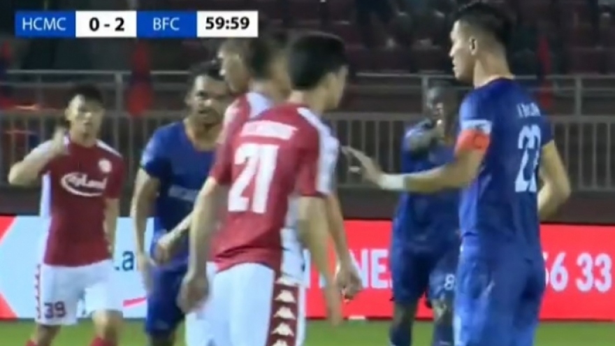 VIDEO: Công Phượng và Tiến Linh xô xát trong trận TPHCM 1-2 Bình Dương